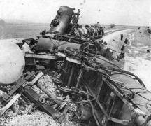 שיירי רכבת נפט, שפוצצה ע"י האצ"ל ליד בנימינה